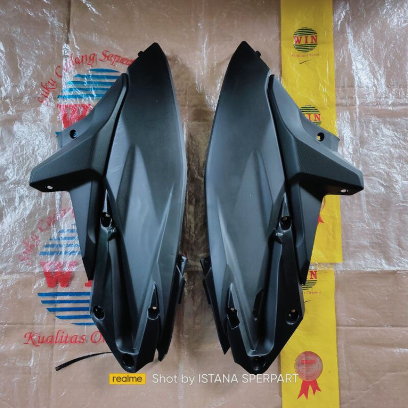 cover body side vario 125 kzr merk win sambungan body belakang vario 125 old