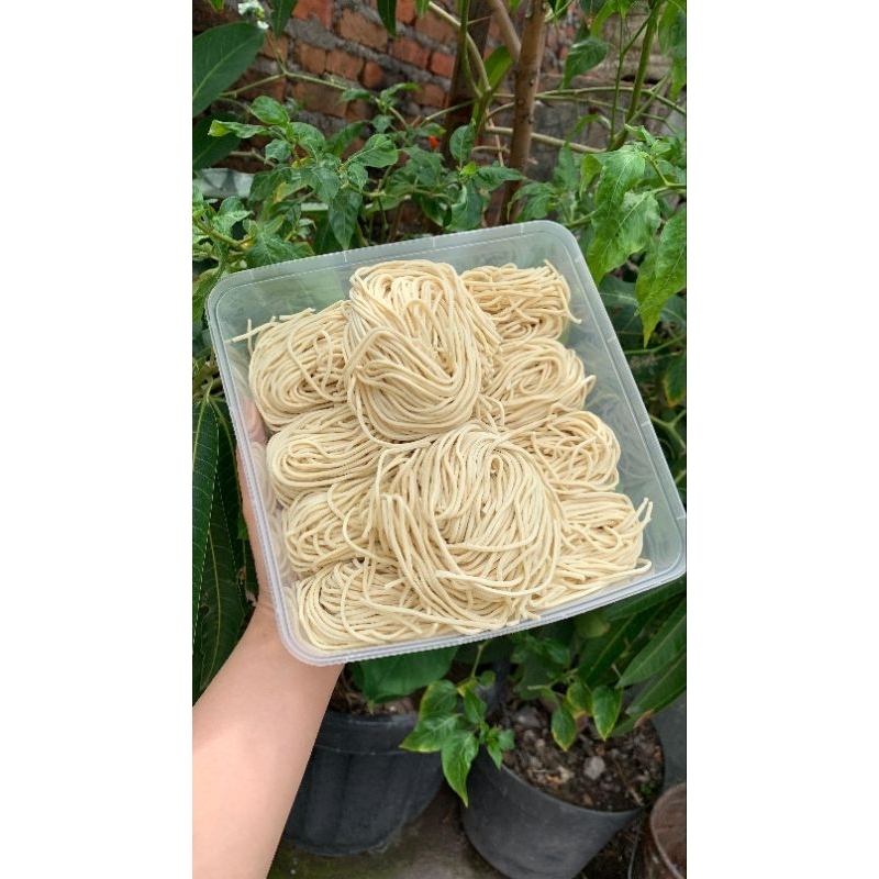 

Mie Telur / Mie Bulat / Mie Pipih / Mie Ayam / Mie Setan / Mie Gacoan / Mie Pangsit