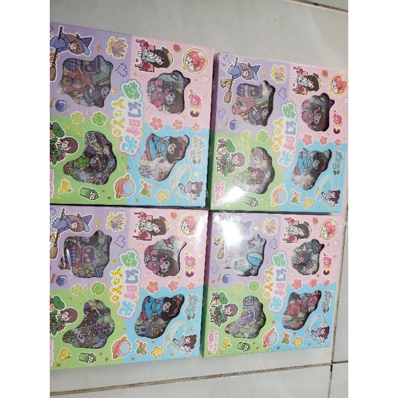 

Stiker momo 100pc