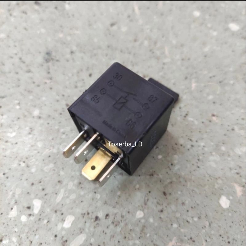 Relay 12V 4 Kaki Original Hella