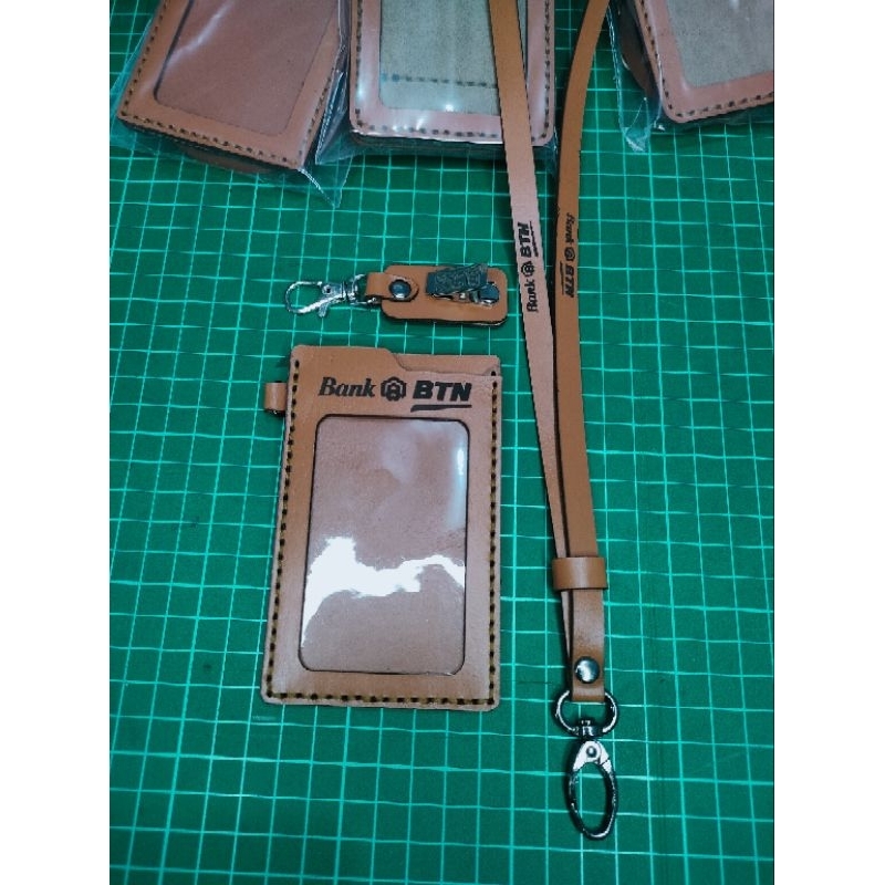 

id card holder lanyard name tag bahan kulit asli premium (Model 3 Lapis) Free Request logo perusahaan