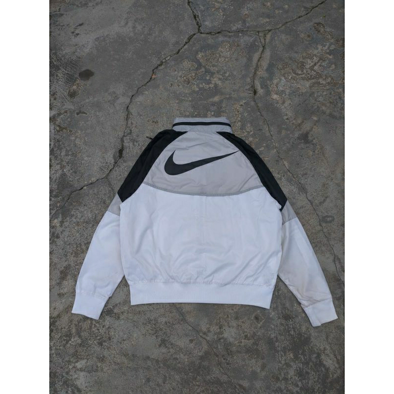 windbreaker nike big logo