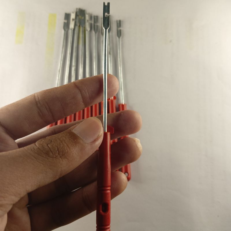 Obeng Pancing Alat Pencabut dan Pelepas Kail Pancing dari Mulut Ikan