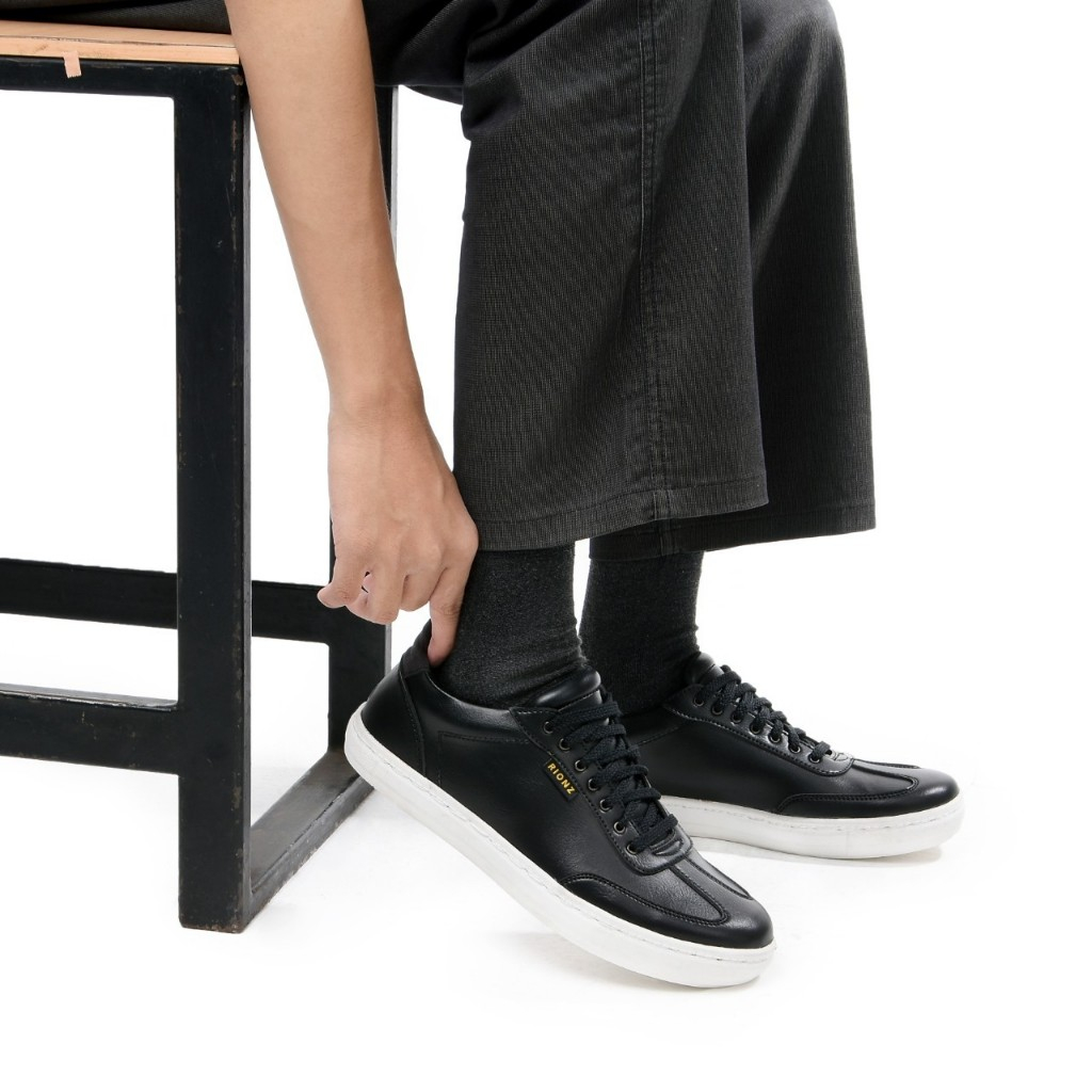 KONAN|Sepatu Casual Sneakers Pria Original Kulit Syintetik Fashion Simple Joging Pria Sport Cowok