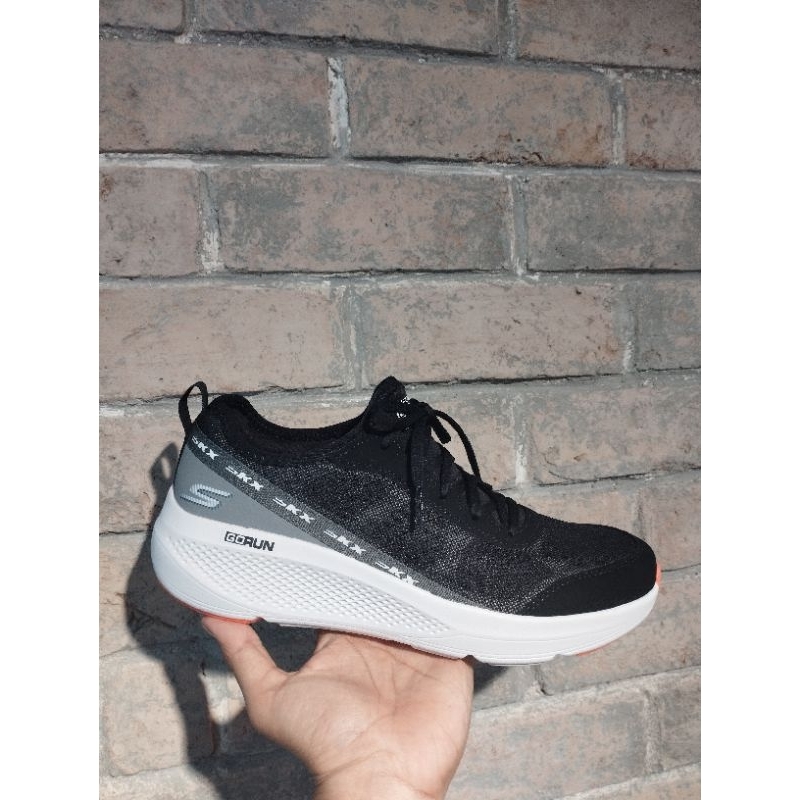 NEW ARRIVAL SEPATU SKECHERS GORUN ELEVATE MEN-220181BKG