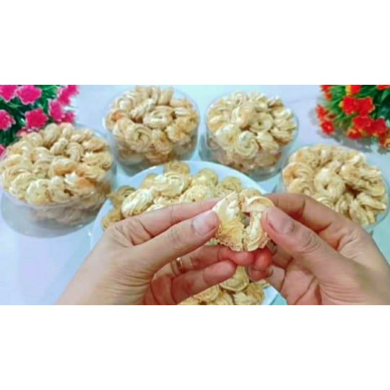 

kue kering sagu keju