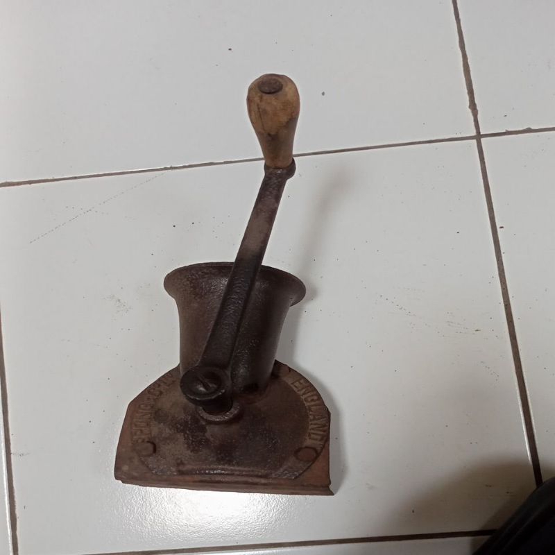 gilingan kopi kuno