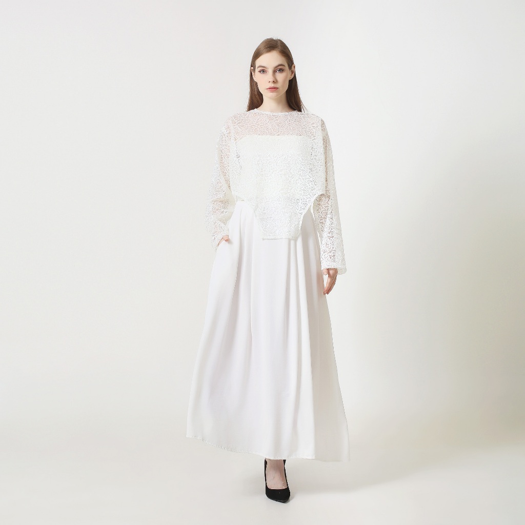 VENUS Brukat Crop Cut Off Wanita Fit M to XL BB 40-80KG