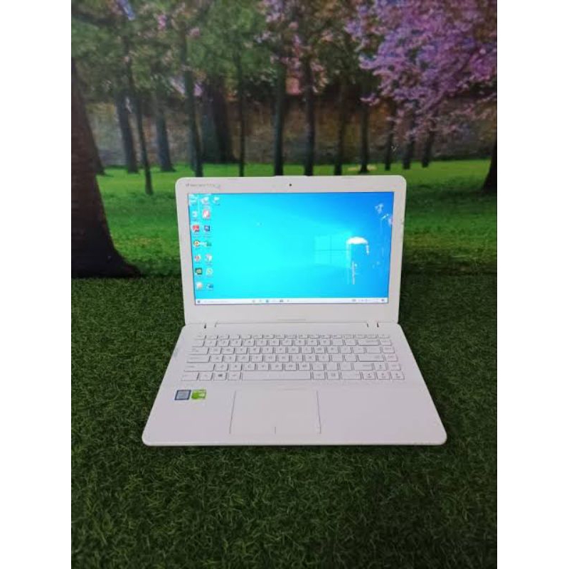 Laptop Asus Vivobook A442U Core i5-8250U Ram 8GB SSD 512GB VGA Nvidia 2 GB Win 10