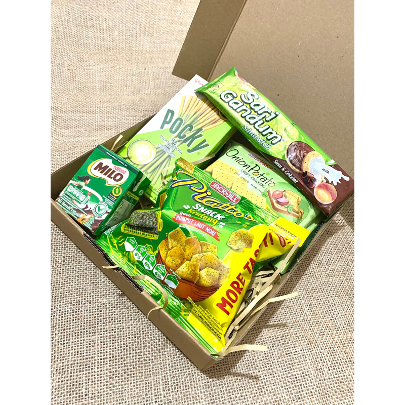 

GIFT BOX SNACK MURAH | Hampers Snack | Kado Ulang Tahun | Kado Wisuda (Green Series)