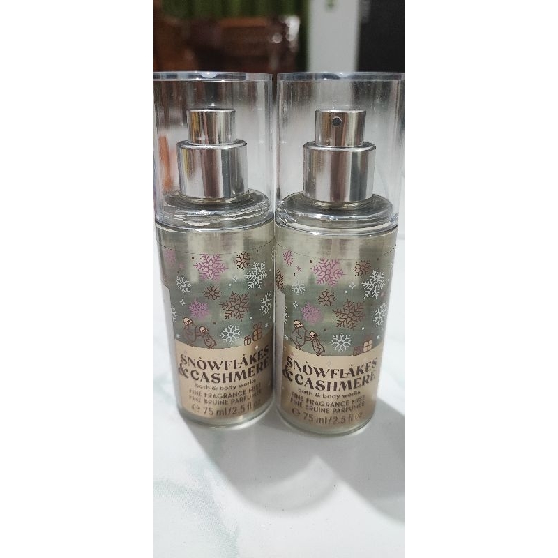 Bath and Body Works Fragrance Mist Snowflakes and Cashmere