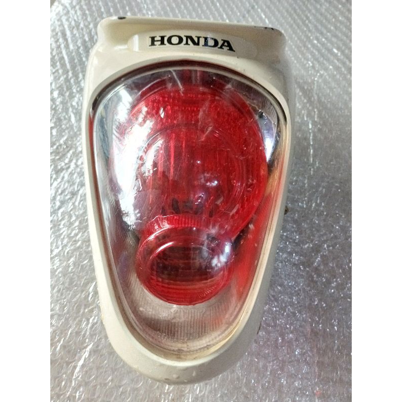 cover dan lampu stop scoopy f1 2013 original