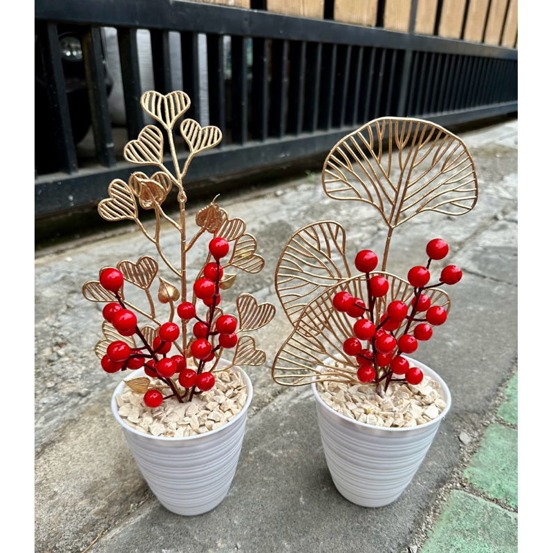 Bunga Hiasan Imlek / Bunga Holly Merah / Pajangan Meja Imlek