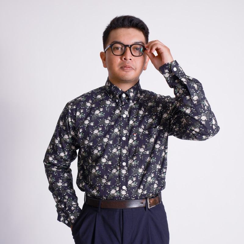 long sleeve the roses black white