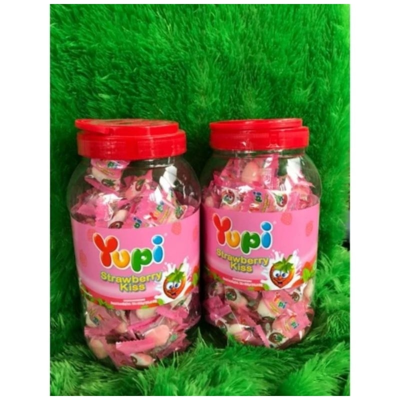 

PERMEN YUPI TOPLES RASA STRAWBERRY 300g