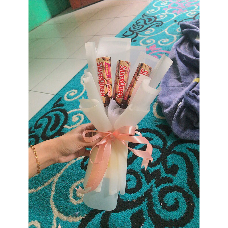 

BOUQUET ISI COKLAT ukuran kecil