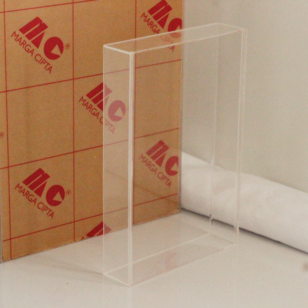 

Bingkai Acrilik untuk Mahar UK. 30x20