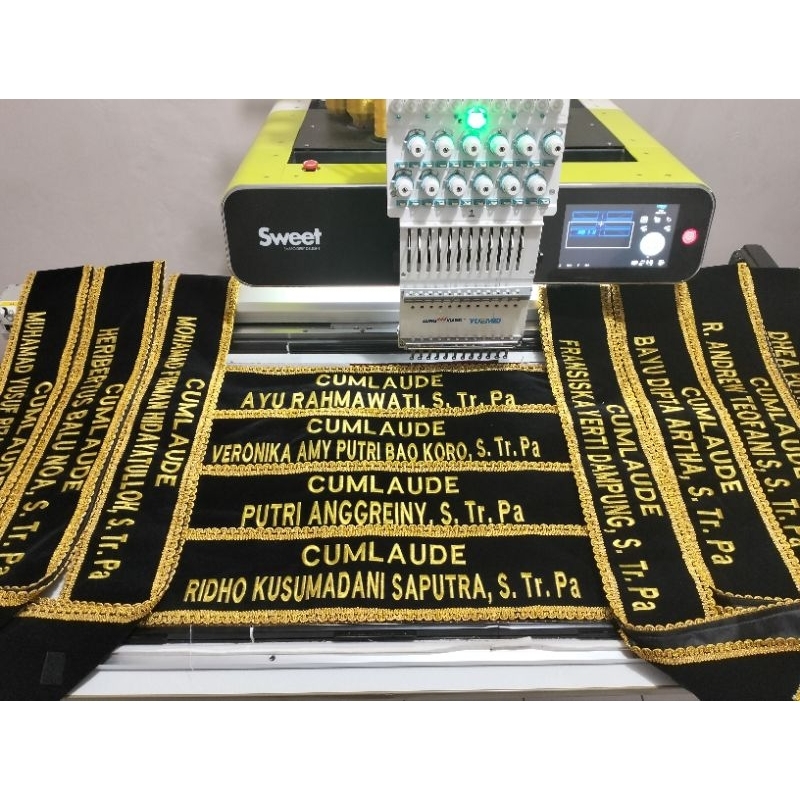 (1 HARI JADI ) Selempang Wisuda Renda Beludru 2 lapis Furing / SELEMPANG WISUDA BLUDRU /selempang wi