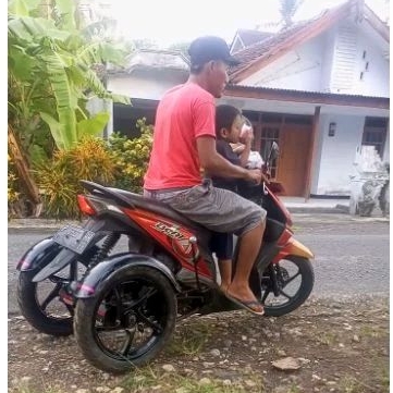 Modifikasi Motor Roda 3 beat, beat street, Scoopy old pakai Ban primax