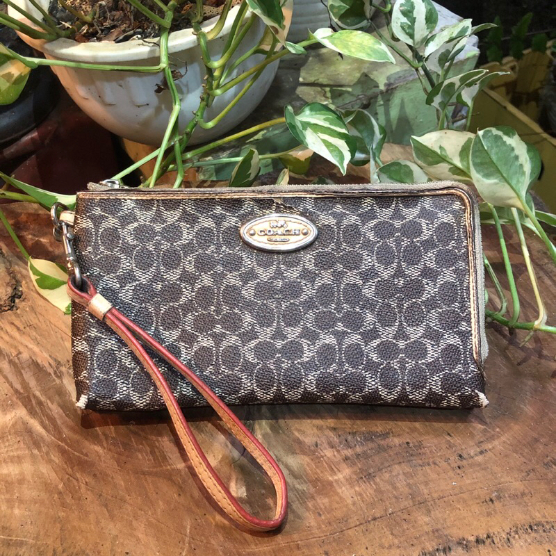 Coach L-Zip Wallet in Embossed Signature Canvas clutch wallet dompet lipat branded preloved second