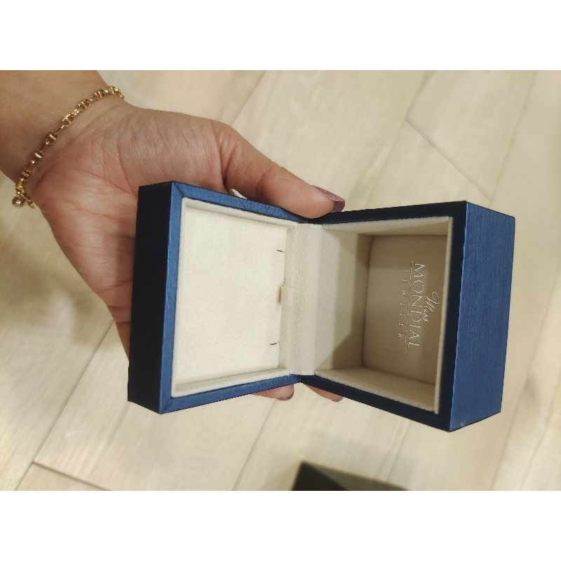 BOX Mondial original