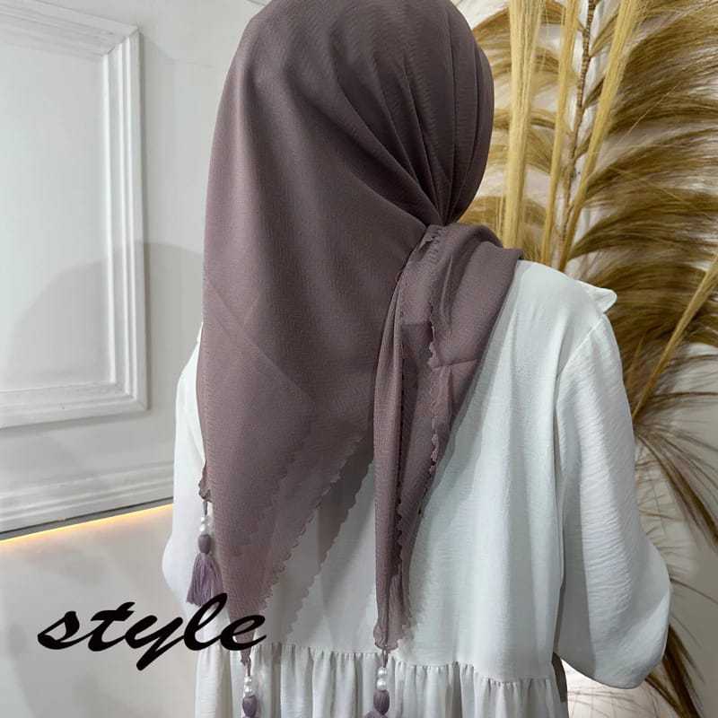 HIJAB SEGI EMPAT JAMBUL/SEGI EMPAT POMPOM POLOS/SEGI EMPAT TASEL POLOS