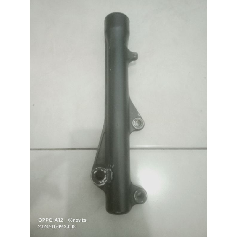 botem tabung sekok depan Vario 125 sebellah kiri KZL original