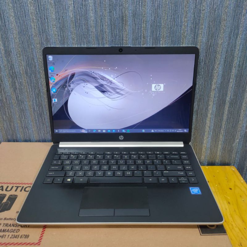 Laptop Hp 14s-cf0060TU intel Celeron N4000 Ram 4Gb/HDD 1TB Vga intel ultra HD 600 Desain Slim ringan