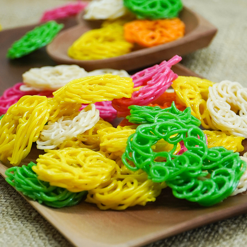 

KERUPUK VIRAL SEBLAK RAFAEL > Mawar Warna 1 bal/5kg