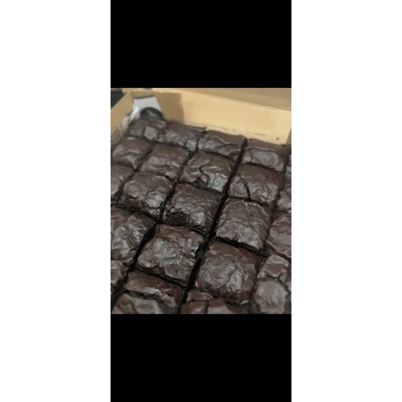 

fudgy brownies 20cm x 20cm tanpa topping