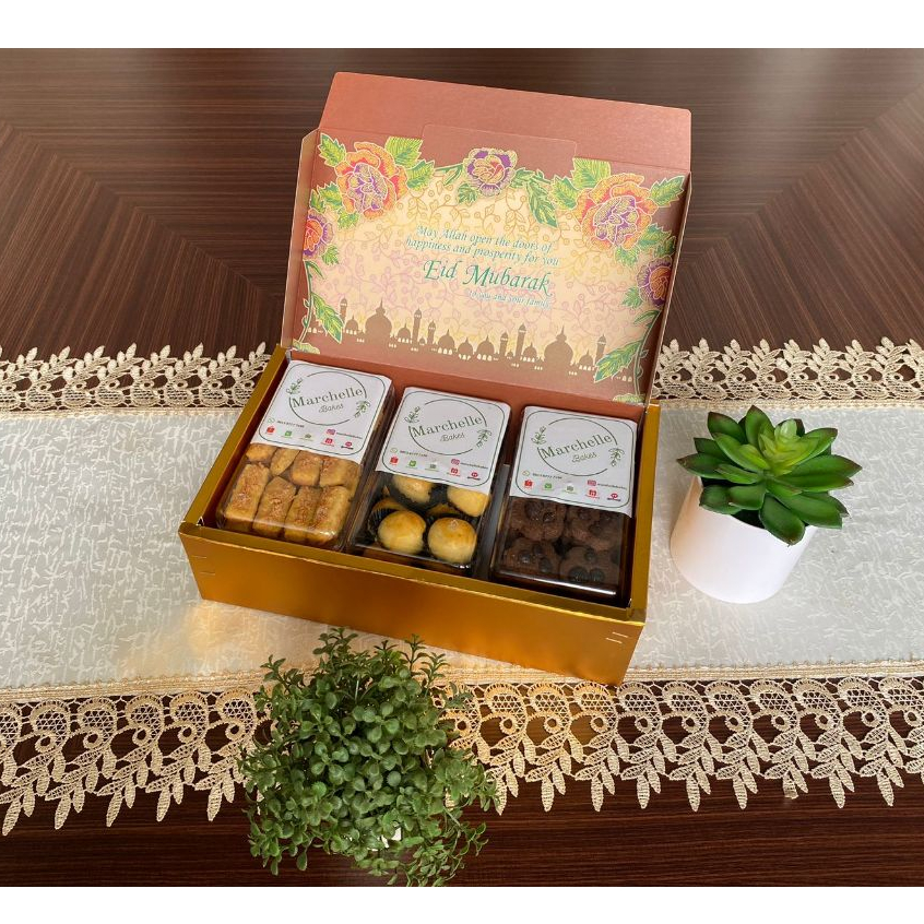

Hampers Gift Set Lebaran atau Idul Fitri. 3 toples kue kering 350g 25x25x7,5