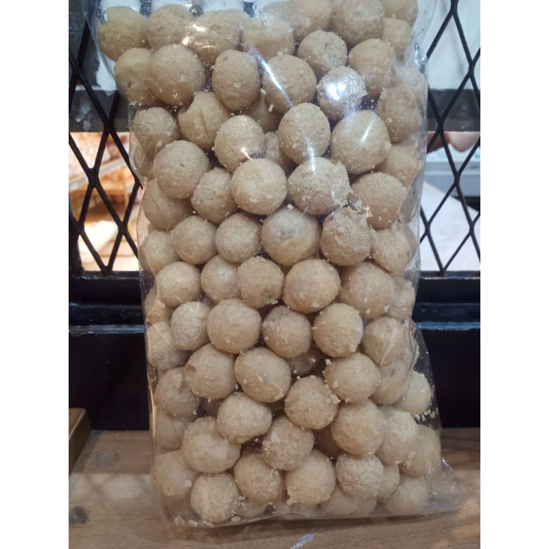 

kerupuk tahu bulat merek CCH tradisional.snack enak, gurih dan juga renyah isi 200grm