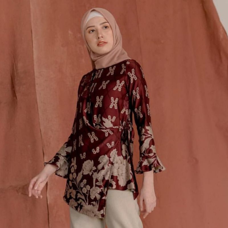 Preloved Wearing Klamby Sumbawa Blouse