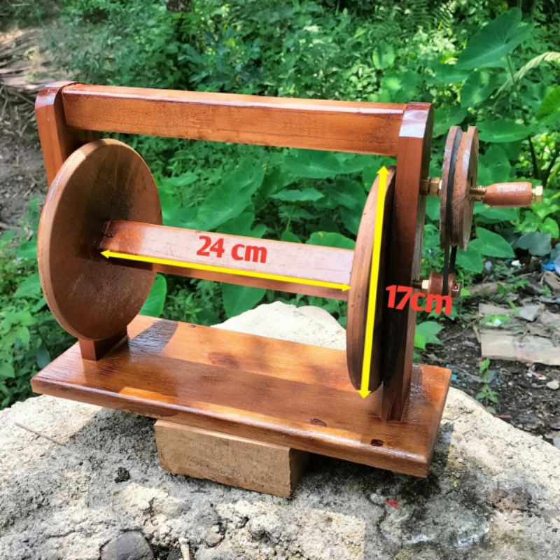 katrol untuk gulungan benang layangan kayu ukuran 24cm