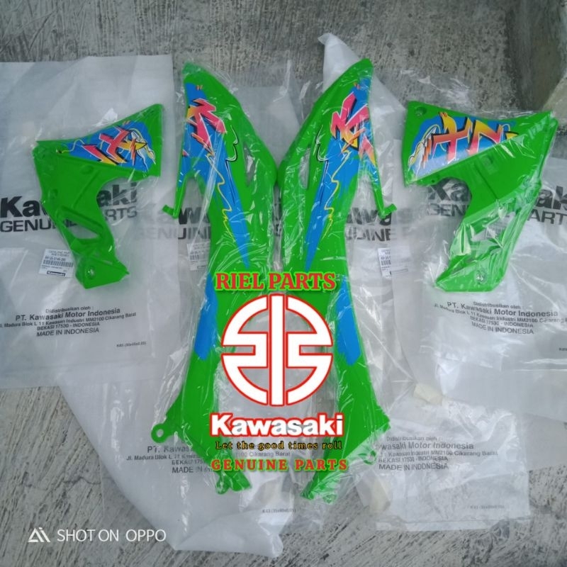 BODY SAYAP PANJANG PLUS SAYAP KECIL SET KLX 150 L KLX L HIJAU LIST ORIGINAL KAWASAKI
