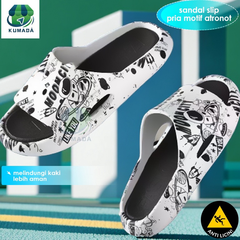 Sandal Pria Fashion Spaceman Grafiti Luar Ruangan Sandal Kamar Mandi Rumah Sandal Bawah Lembut Antis