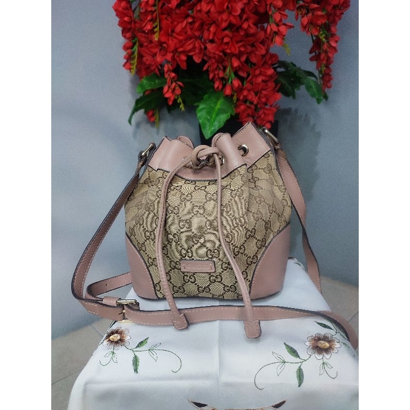 Tas Serut GUCCI Wanita