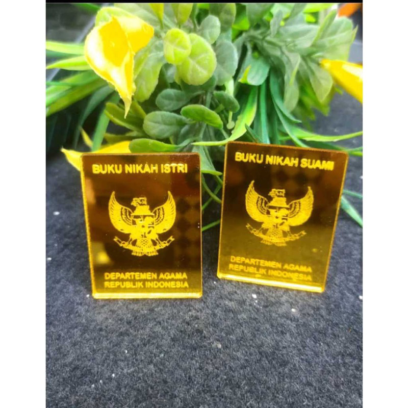 Replika buku nikah akrilik gold