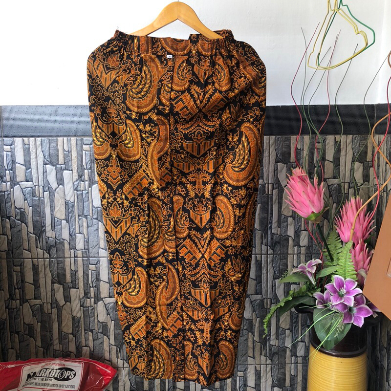 PRELOVED ROK JARIK WIRU BAWAHAN KEBAYA INSTAN SIZE S