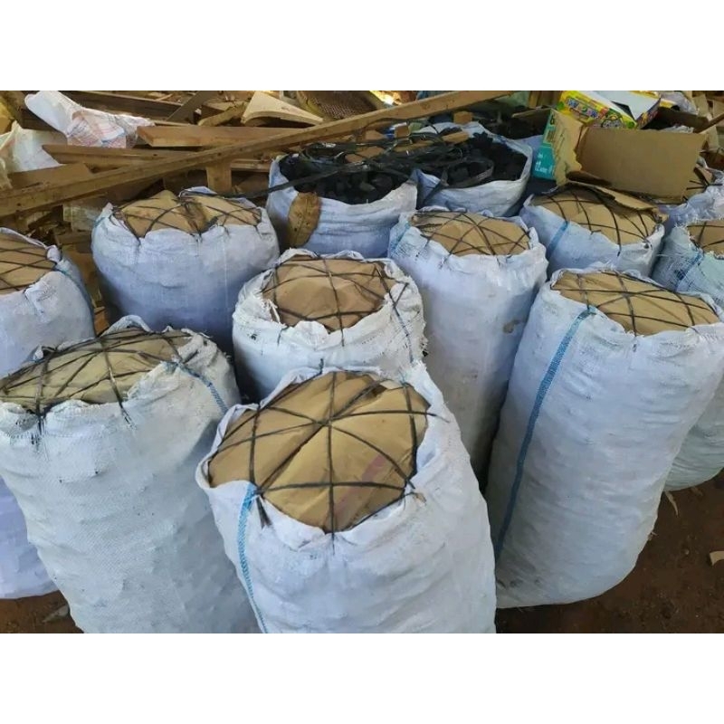 Arang kayu keras 1sak pupuk