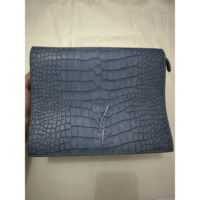 Preloved Tas Selempang/Bahu Biru Seperti Kulit Buaya