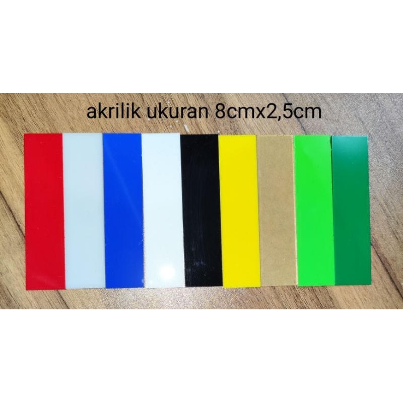 

papan nama/nametag ukuran 8cmx2,5cm