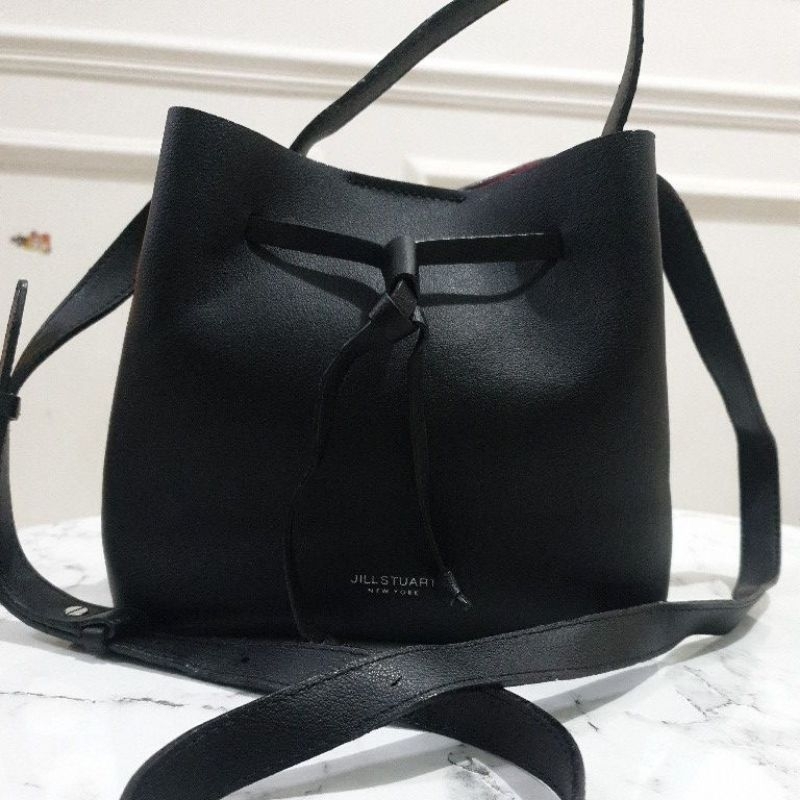 Preloved Tas Sling/ Selempang Kulit Asli Jill Stuart model serut bucket