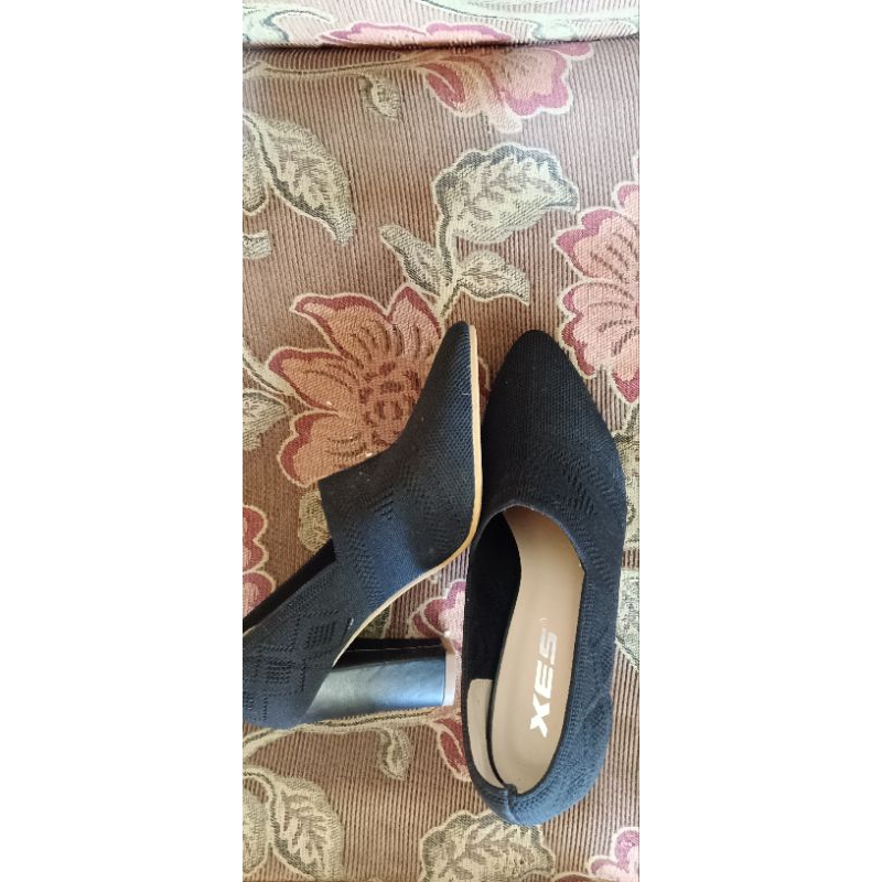 Preloved XES Sepatu Heels Wanita