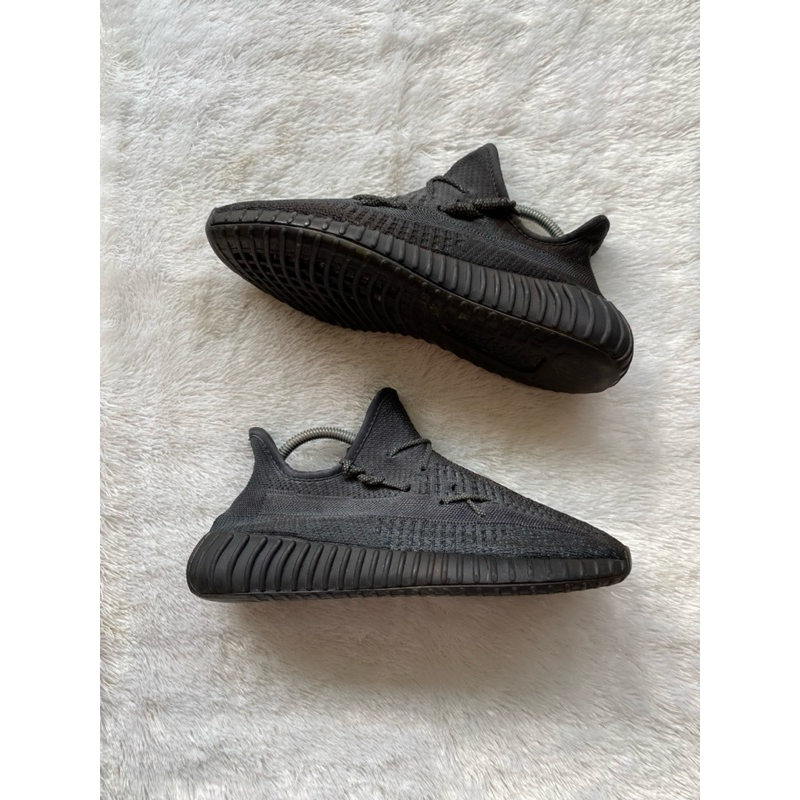 adidas yeezy boost 350 v2 black reflective