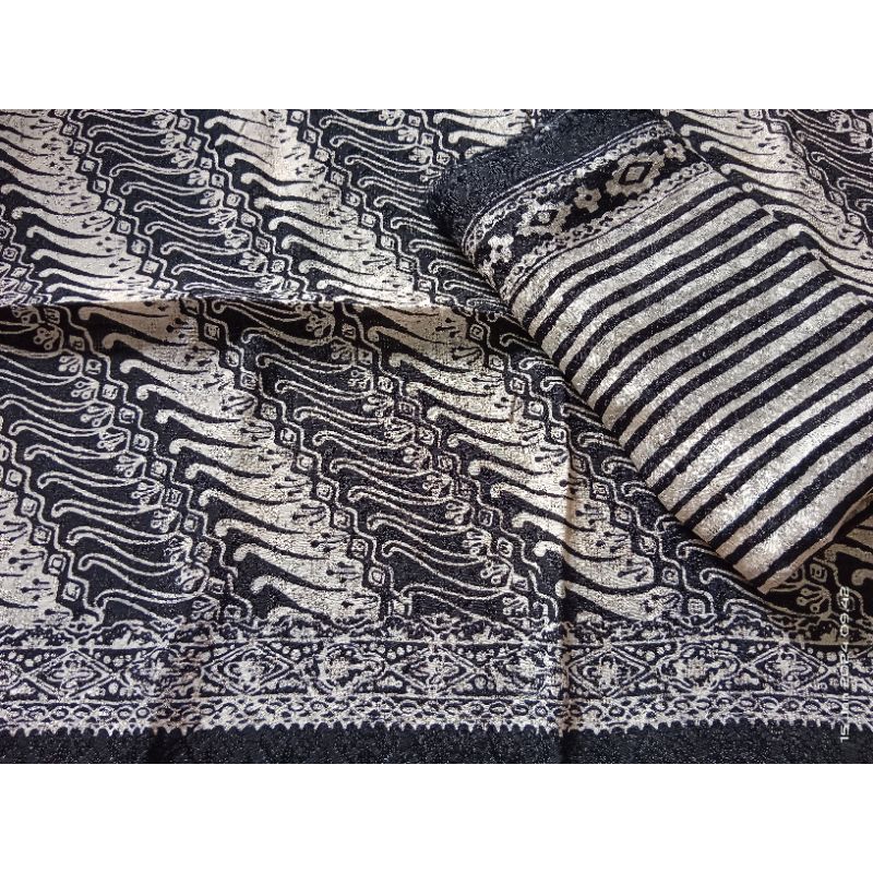 Kain Batik Viscose Semi Sutra Hitam Putih Batik