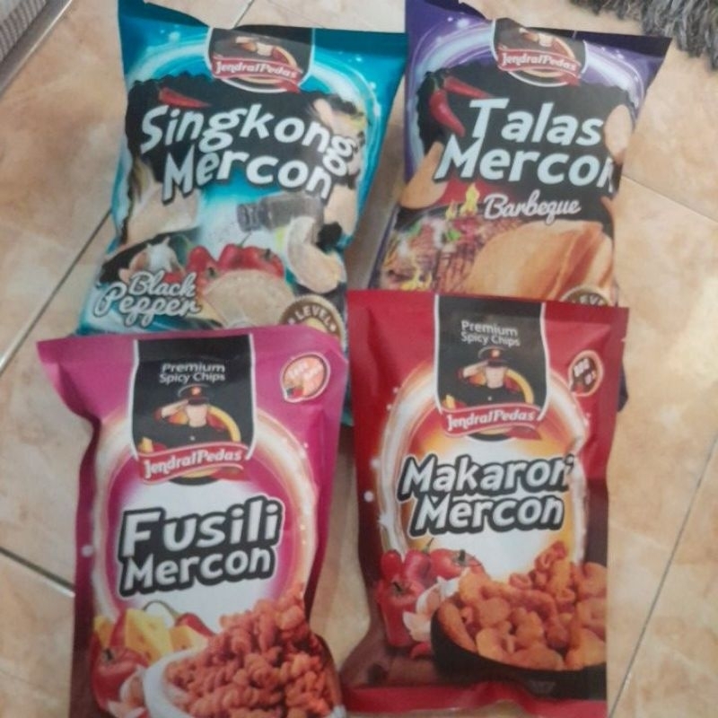 

snack camilan makaroni fussili singkong dan talas mercon