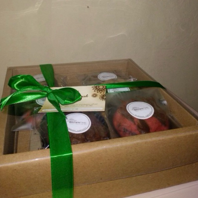 

Cookies hampers + free personal letter | HALAL ingredients