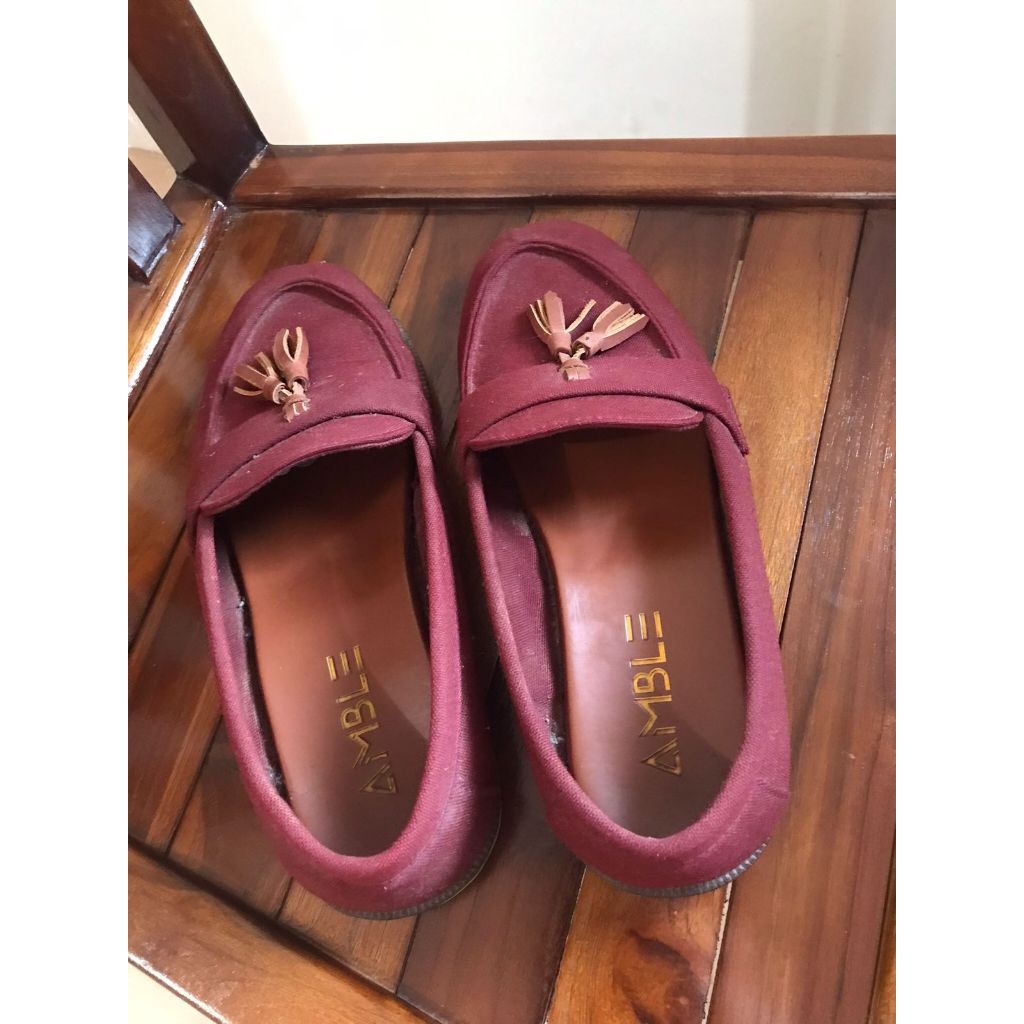 PRELOVED AMBLE SEPATU SANDAL WANITA KARA MAROON KANVAS