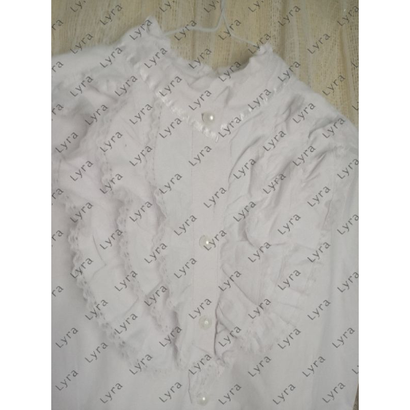 [Baju Preloved] Kemeja Putih Kerah Rumbai Wanita Murah (Kuliah/Kantoran)